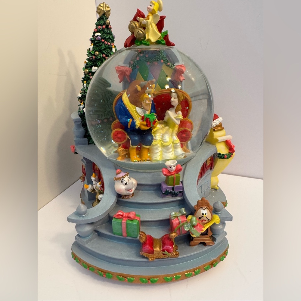 Disney’s Beauty & the Beast Enchanted Christmas 1997 Snowglobe